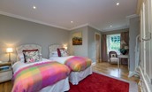 The Old Millhouse - The Pentland Room with zip and links and en suite bathroom