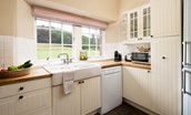 Birch Cottage - well-equipped kitchen