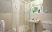 Eslington Lodge - family shower room