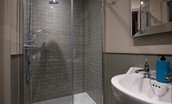 Risingham House - bedroom one en-suite shower room