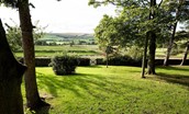 Broadgate House - large lawn and stunning landscape views