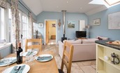 Heritage Cottage - dining & seating area