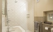 Lookout Cottage - ensuite shower room with large walk in shower