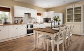 Willow Cottage - streamlined kitchen with dining space for six
